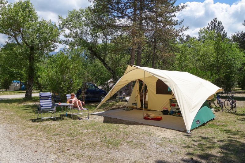 Vouwwagen op de camping